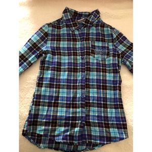 Plaid Button up Shirt 💙